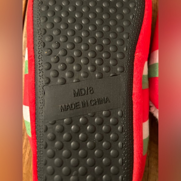 Grinch Slippers NWOT - Picture 4 of 8